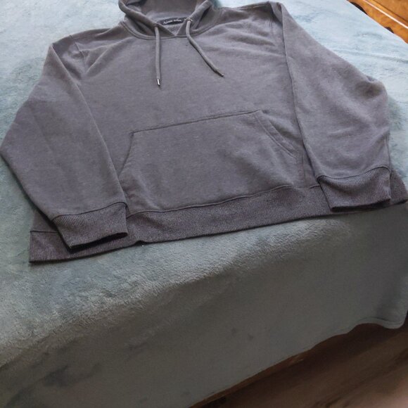 2xl gray sweatshirt. - Picture 2 of 5